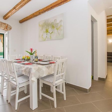 Holiday Home Olga With Pool &Pet Friendly Pula Exteriér fotografie