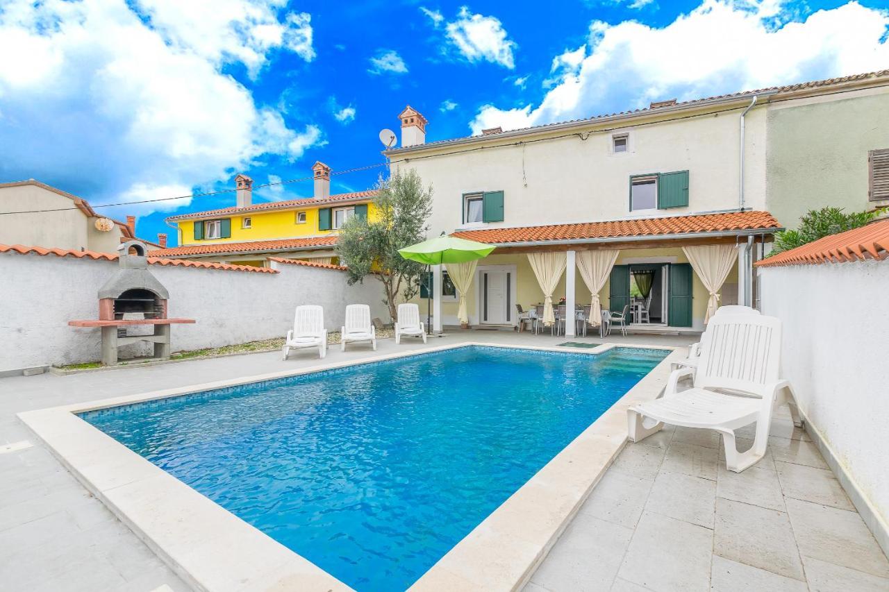 Holiday Home Olga With Pool &Pet Friendly Pula Exteriér fotografie