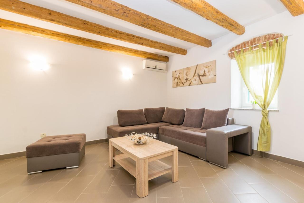 Holiday Home Olga With Pool &Pet Friendly Pula Exteriér fotografie