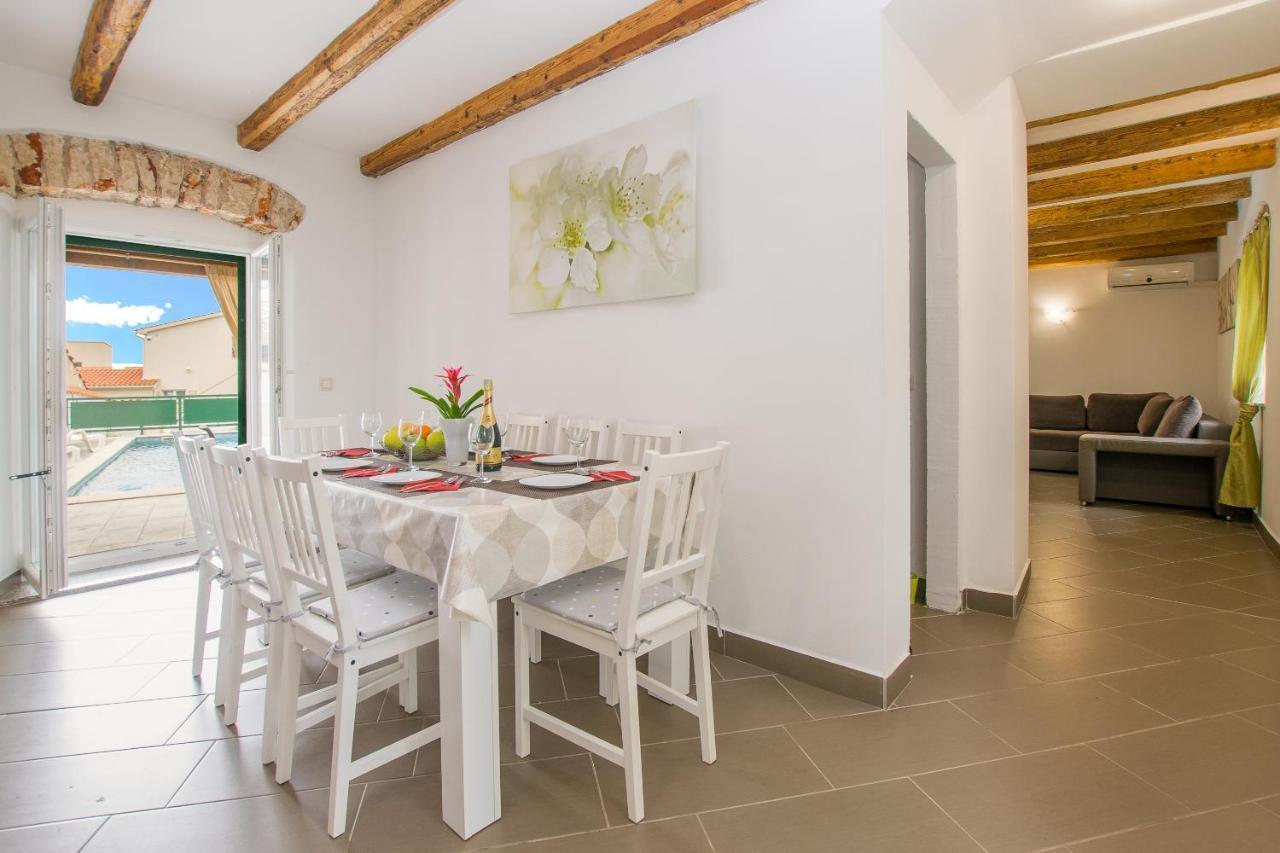 Holiday Home Olga With Pool &Pet Friendly Pula Exteriér fotografie