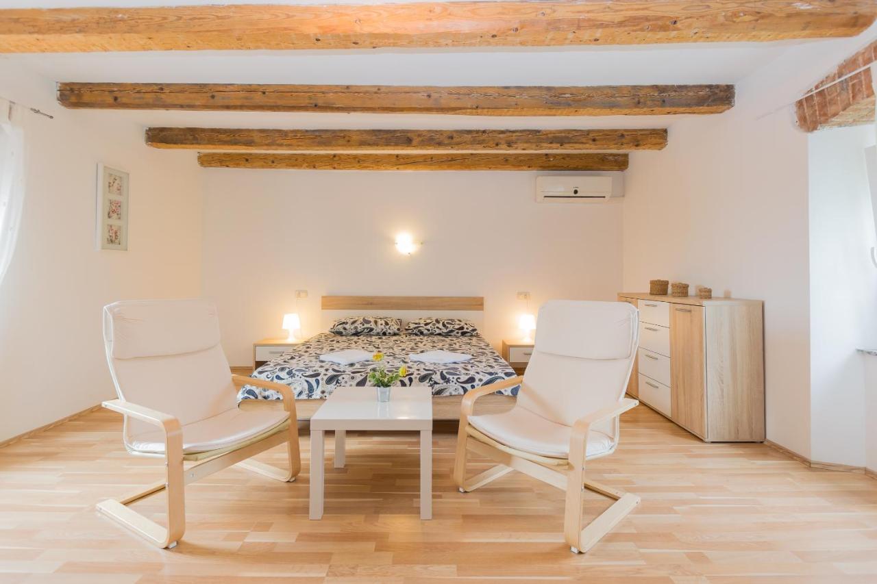 Holiday Home Olga With Pool &Pet Friendly Pula Exteriér fotografie
