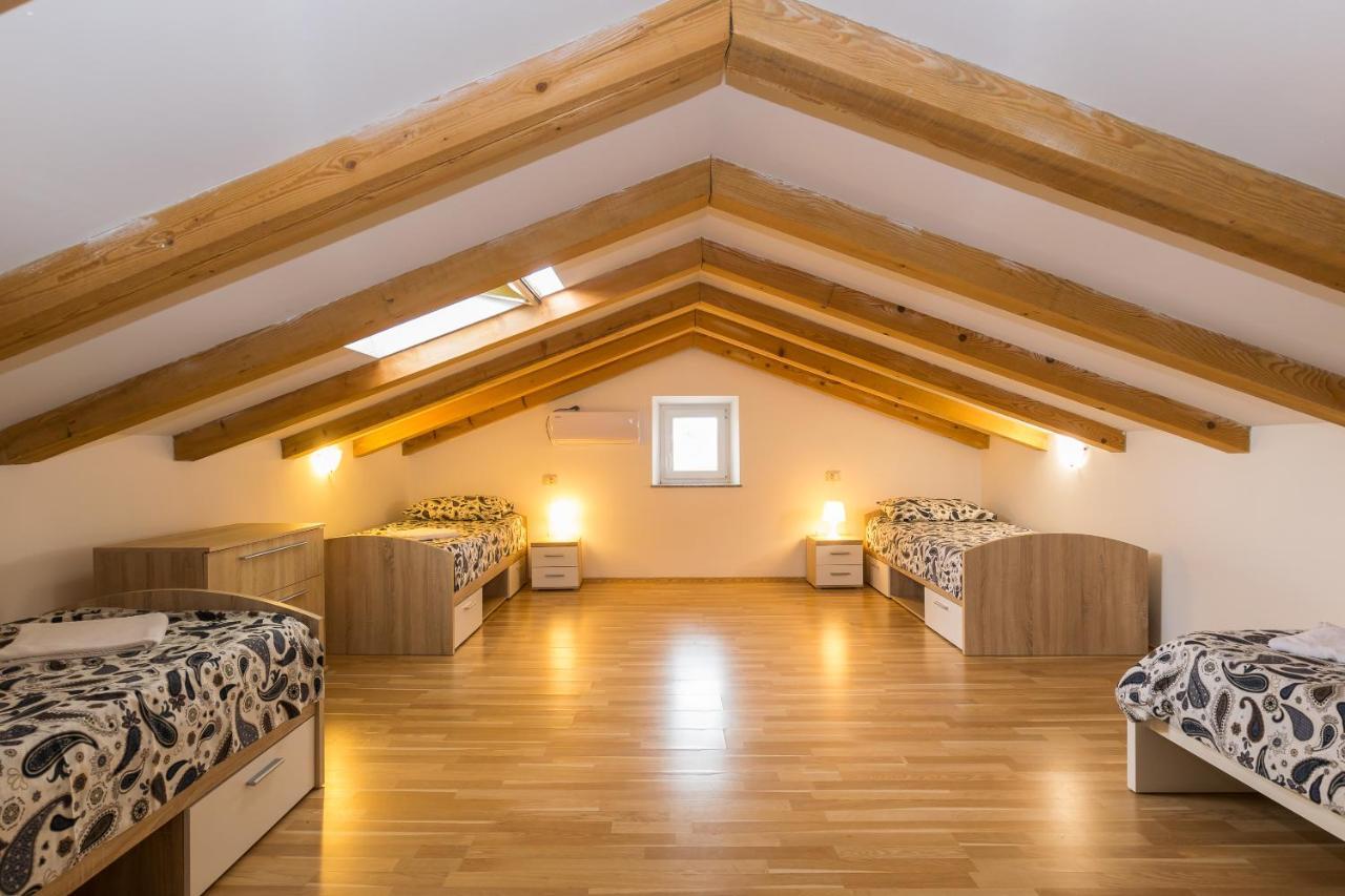 Holiday Home Olga With Pool &Pet Friendly Pula Exteriér fotografie