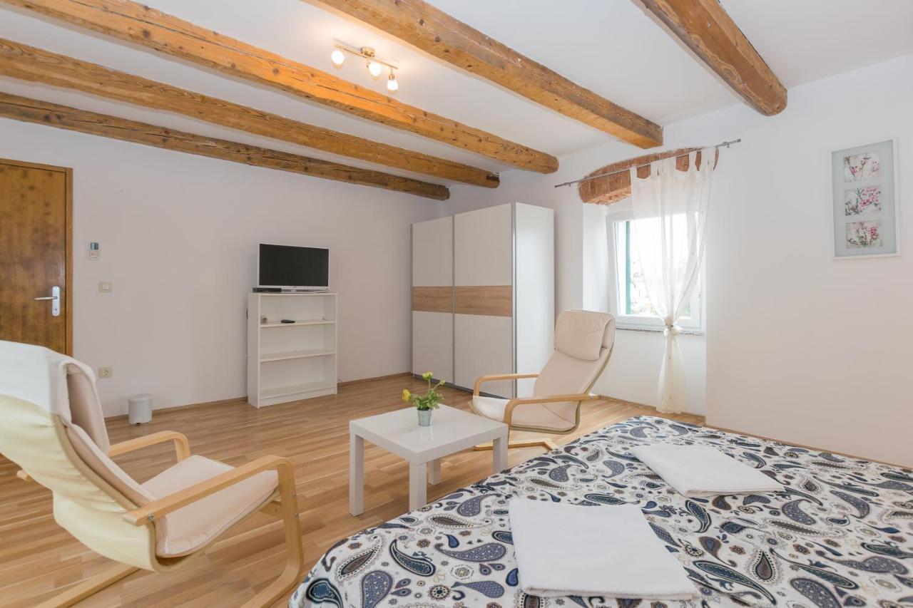Holiday Home Olga With Pool &Pet Friendly Pula Exteriér fotografie